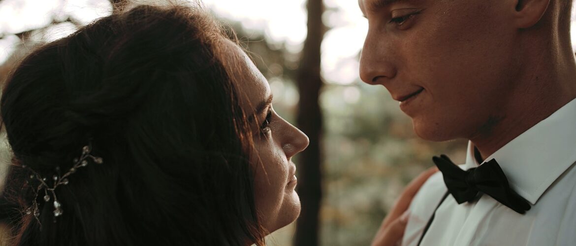 Wspaniały ślub oraz romantyczny leśny plener, wesele Dworek Broniszówka z Marysią i Robertem