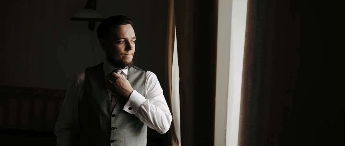 Moda Ślubna: Porady dotyczące wyboru sukni i garnituru, które pasują do waszej osobowości